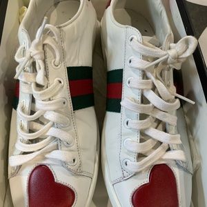 Women’s Ace embroidered sneaker